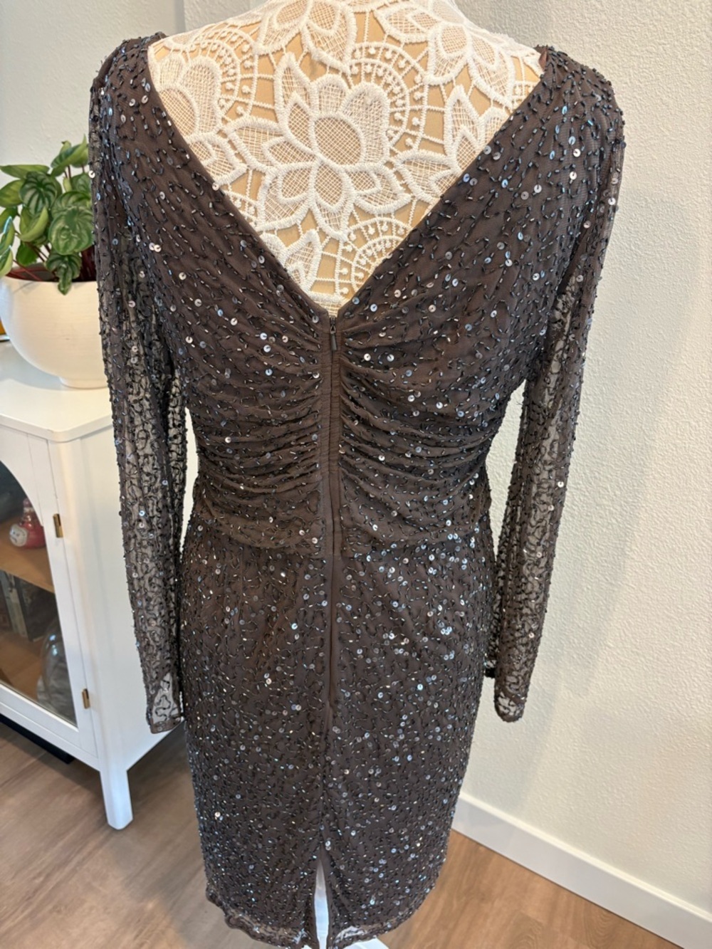 Elegant Long-Sleeve Cocktail Dress Brown Beaded and Sequin Embellished- size 12 - Picture 2 of 10